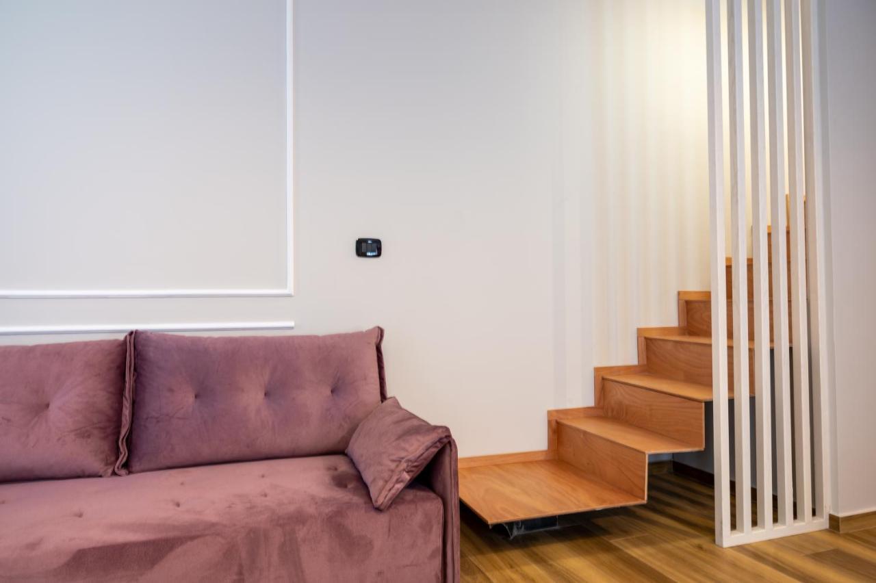 Apartment Nostalgia *
